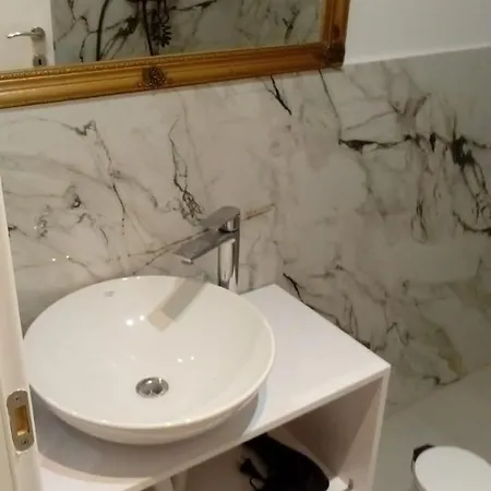 アパートホテル Milo's