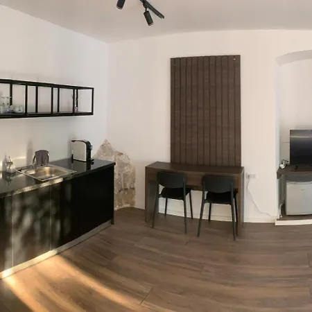 Milo's Hotel apartamentowy *