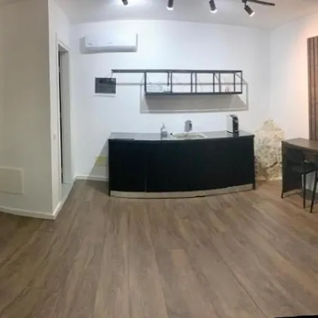 Milo's 3* דרמי